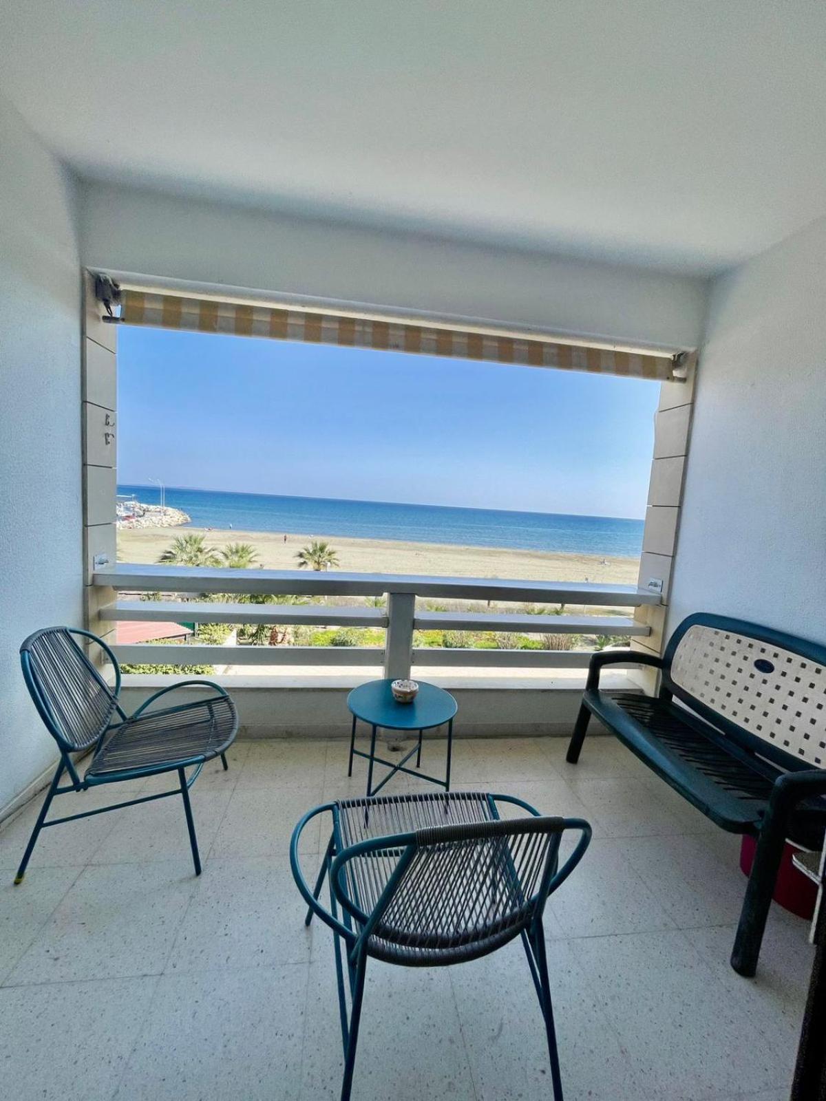 Sea View Suite In Makenzy Lárnaca Exterior foto