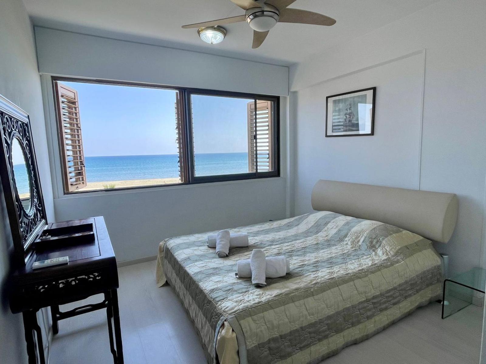 Sea View Suite In Makenzy Lárnaca Exterior foto